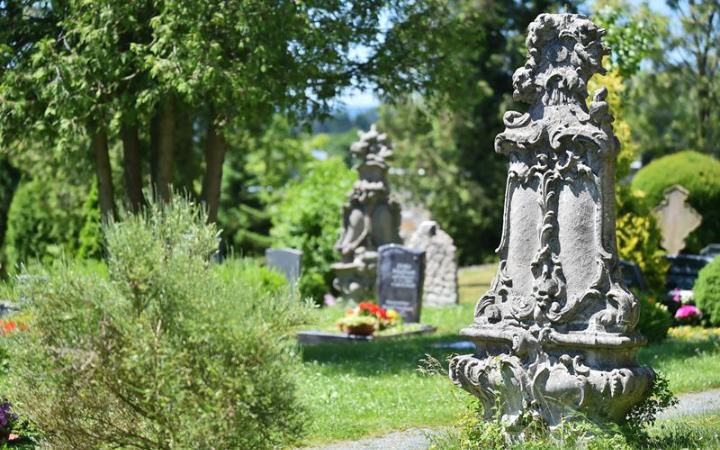Bergfriedhof in Schleiz